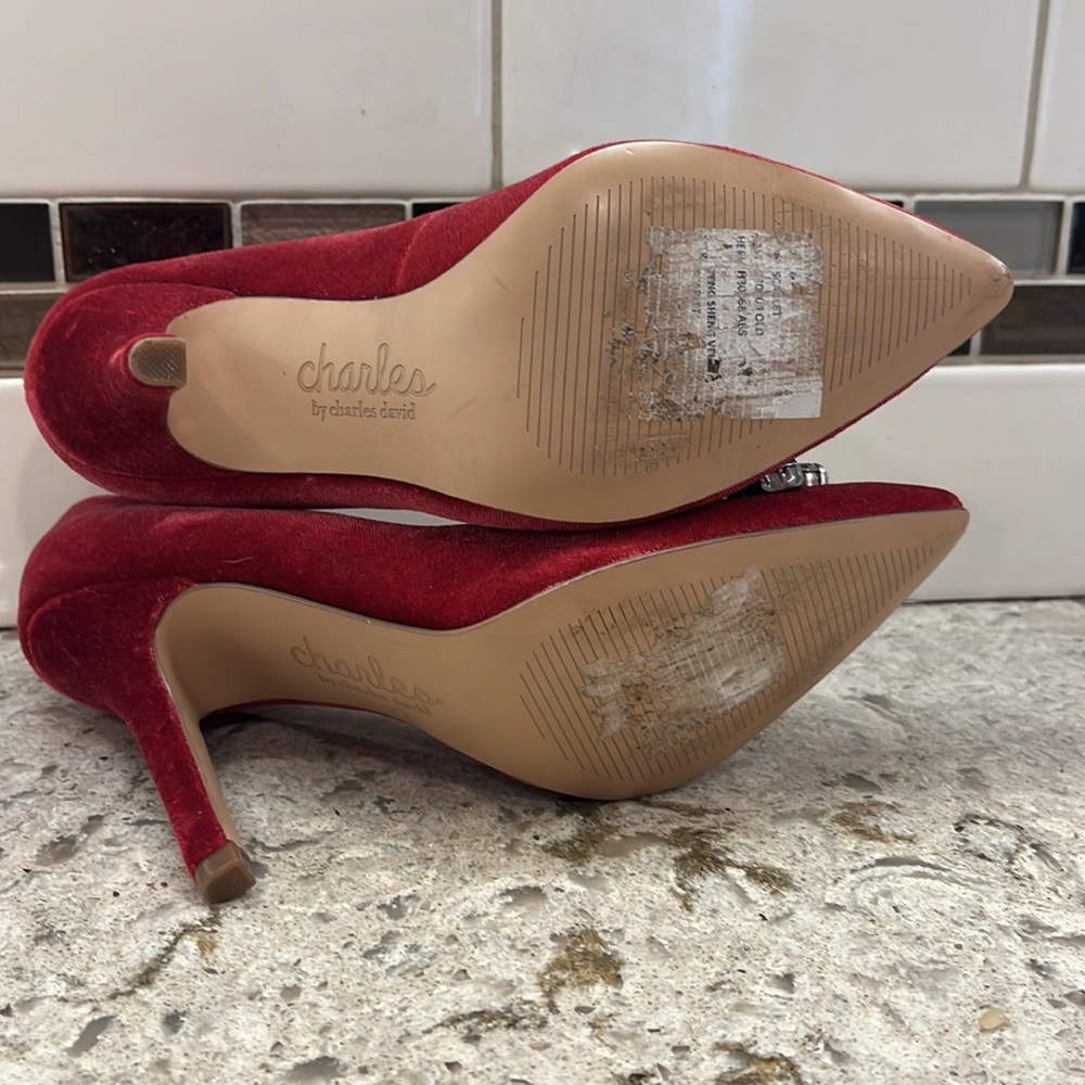 Charles by Charles David velvet hem embellished pumps - Picture 5 of 7